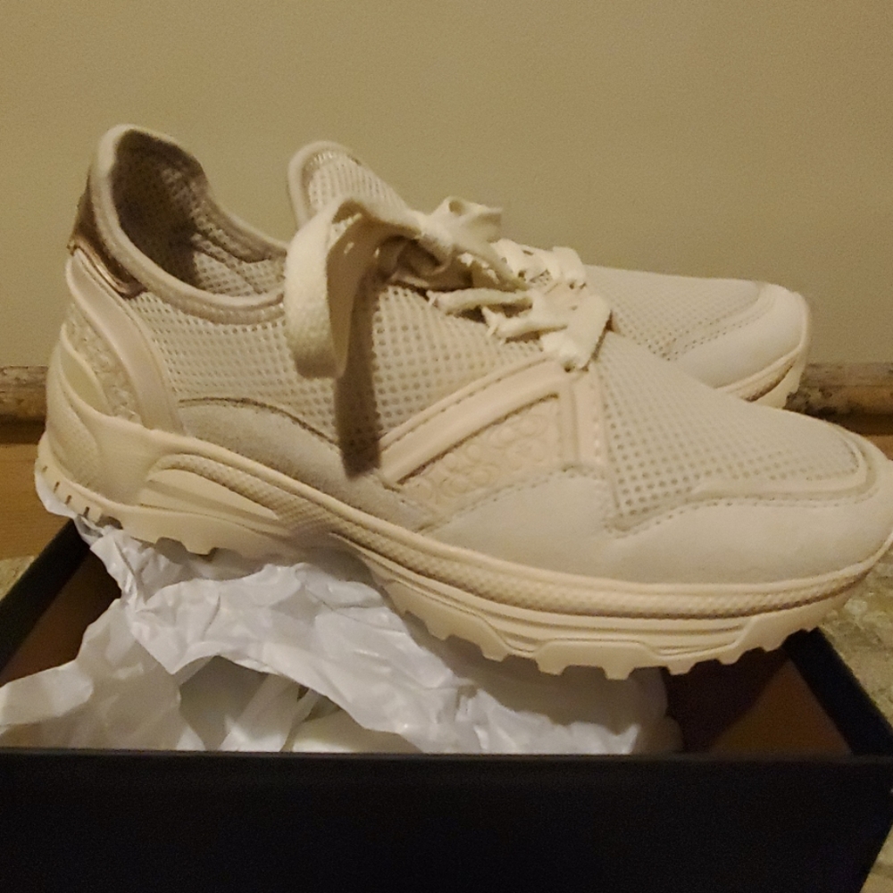 SNEAKERS - Picture 2 of 4